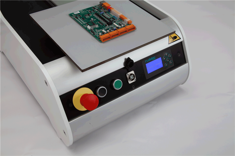 WRL300 - 3-ACHSE-Kartesischer Roboter / Gantry and Desktop Solutions / Roboter / Produkte / Alutec | Profili in alluminio, sistemi di trasporto e automazione industriale - Alutec Group WRL300 - 3-ACHSE-Kartesischer Roboter / Gantry and Desktop Solutions / Roboter / Produkte / Alutec | Profili in alluminio, sistemi di trasporto e automazione industriale - Alutec Group